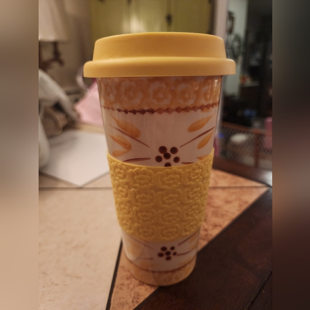 Temptations by Tara Old World Yellow 16oz Travel Tumbler Cup w/ Lid & Sleeve